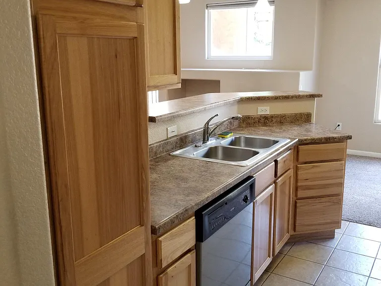 555 Cougar Bluff Point #101 — Photo 4