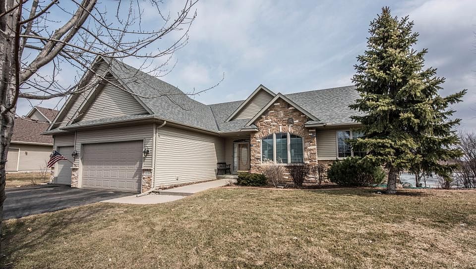 1st image of 1110 Singing Hills Dr SE