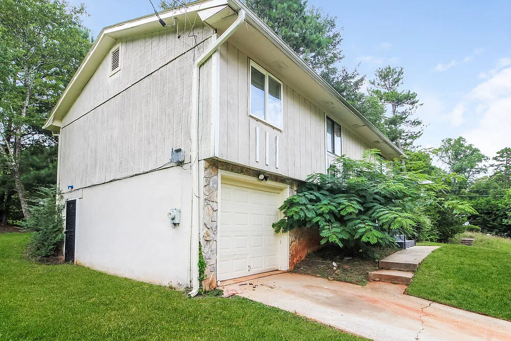 3 bed, 3.0 bath, 1092 sqft, $2,550 — Photo 3