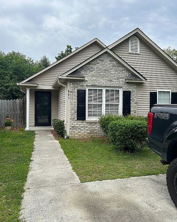1st image of 803 Grathwol Dr