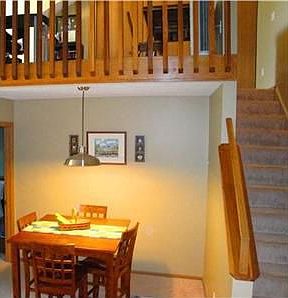 5th image of 986 Kingsbury Ct