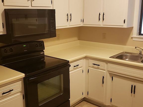 2nd image of 206 Abbey Lane