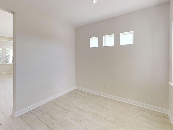 5th image of 162 Vista Lake Cir
