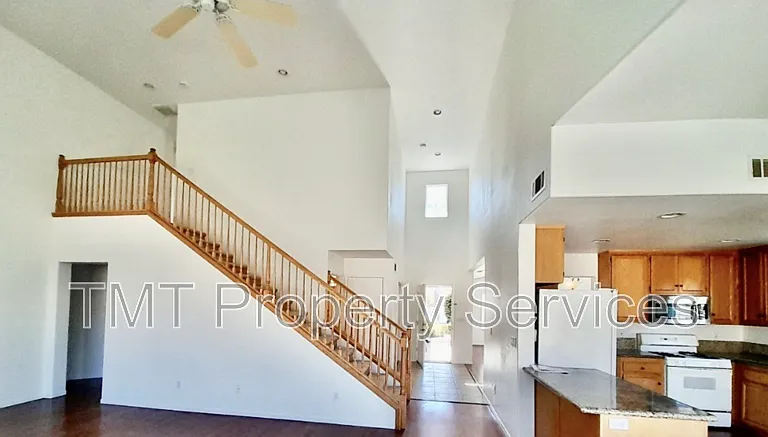 2742 La Purisima Ave — Photo 7