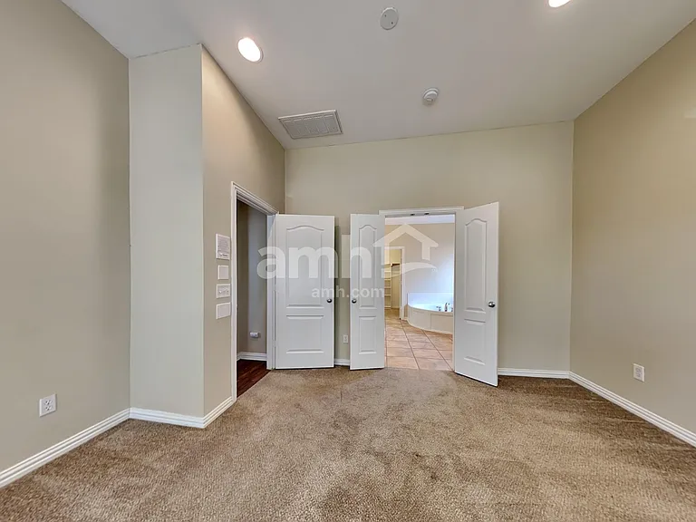 1245 Potter Ave — Photo 15