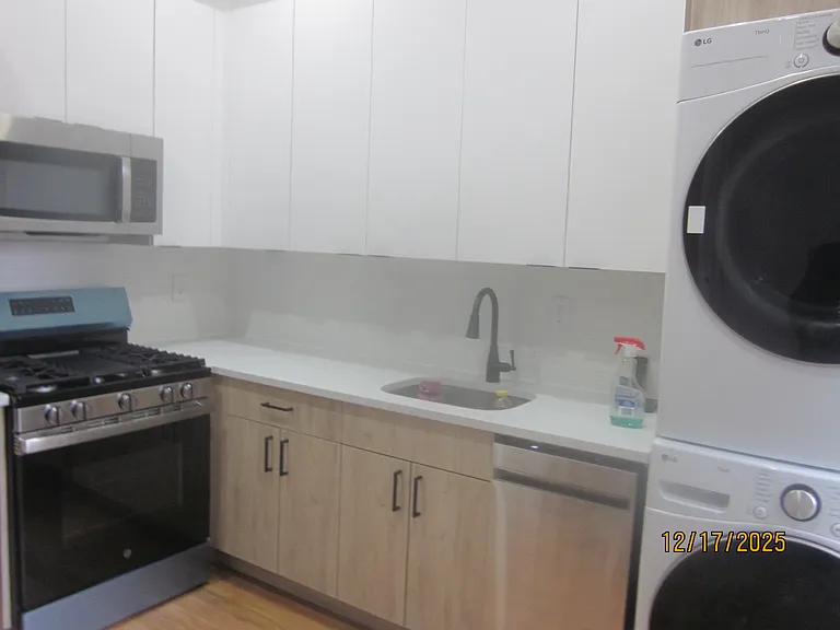 39-25 24th St #19 — Photo 13