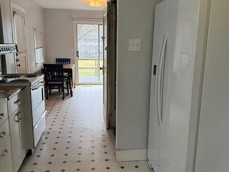 807 S Fiske St — Photo 3