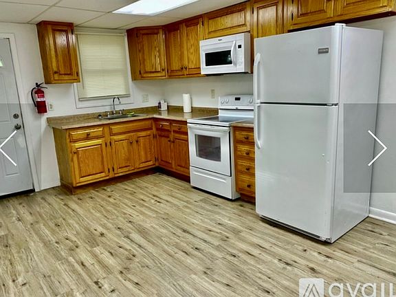 5th image of 46 Main St #46