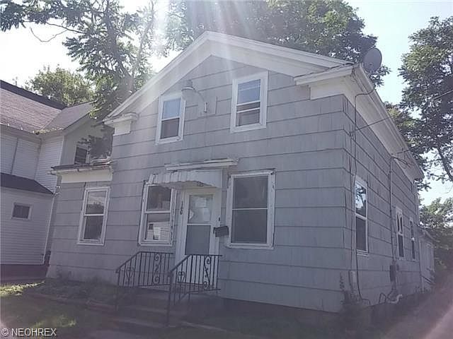 1st image of 160 E Spruce Ave