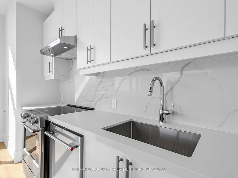 27 Korda Gate #Penthouse 102 — Photo 17