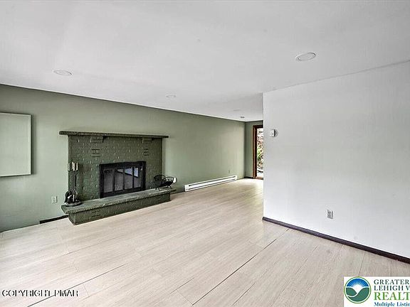 5th image of 6061 Decker Rd