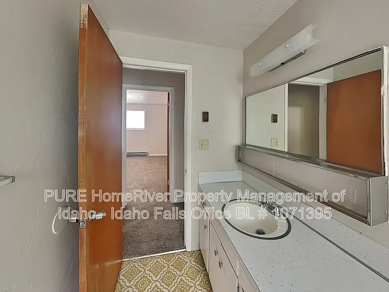 1110 Garfield St #4 — Photo 10