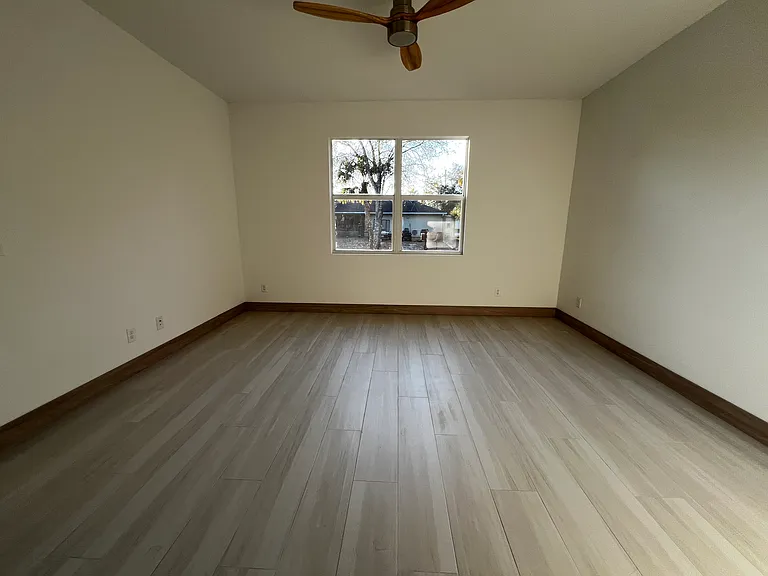 1829 Russellville St — Photo 16