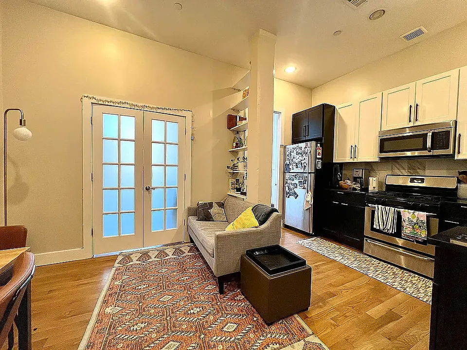 53 S 11th St #5C