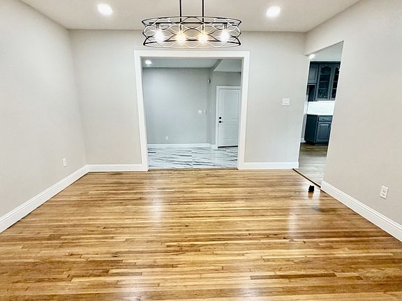3rd image of 7000 Park Place Dr