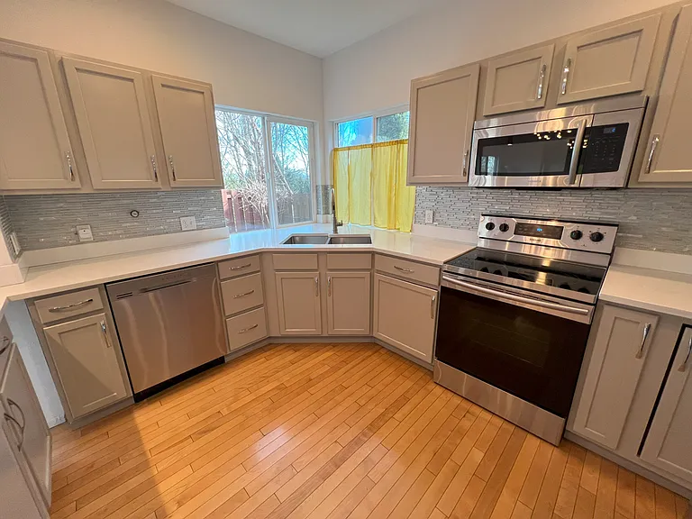 4113 S 220th Pl — Photo 3