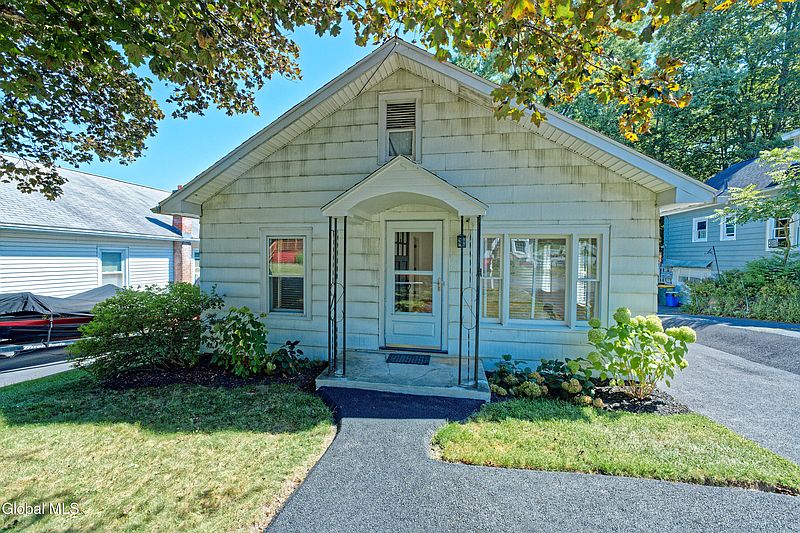 3rd image of 34 Cooper Avenue