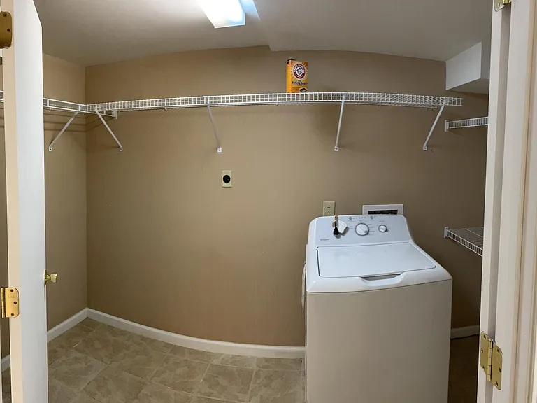 606 Doe St — Photo 27
