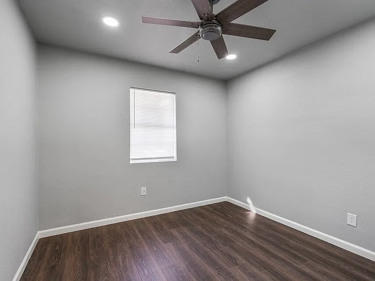 208 N Coleman St — Photo 18