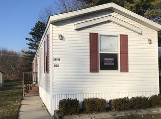 28718 N Maple, Romulus, MI 48174