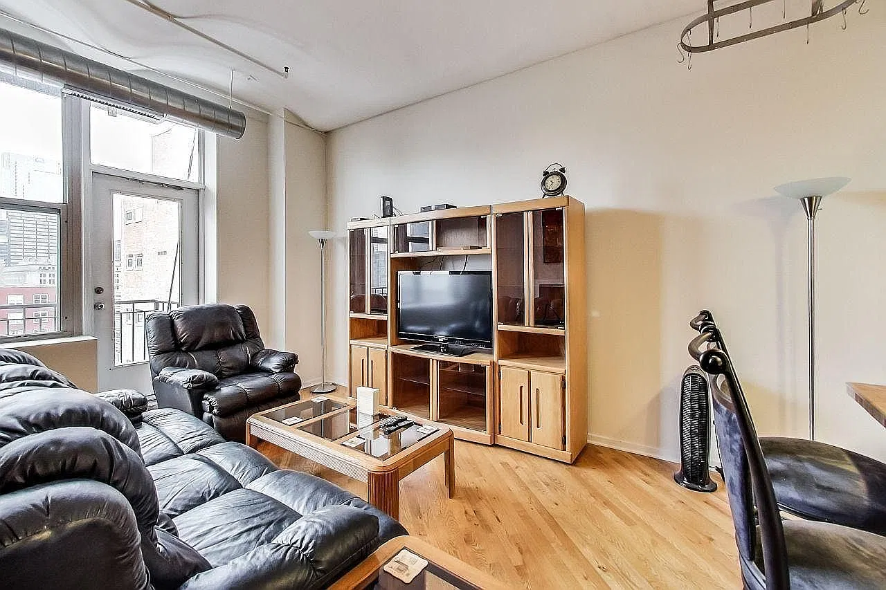 1 bed, 900 sqft, $2,588 — Photo 1