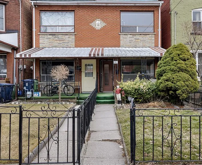 81 Palmerston Ave #MAIN — Photo 1