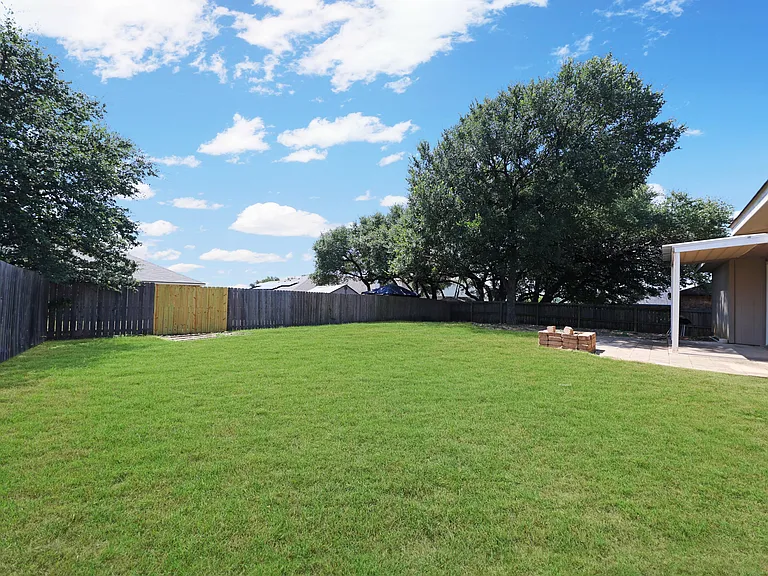 1123 Marlee Cir — Photo 22