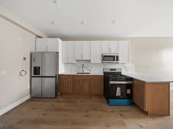 17-19 Wickham St #202, Passaic, NJ 07055