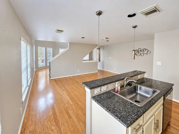 1271 W 17th St, Houston, TX 77008