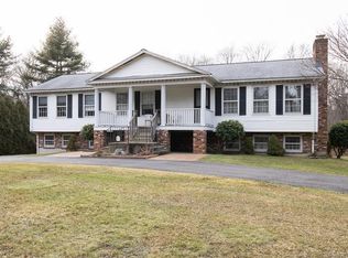 780 Mapledale Rd, Orange, CT 06477