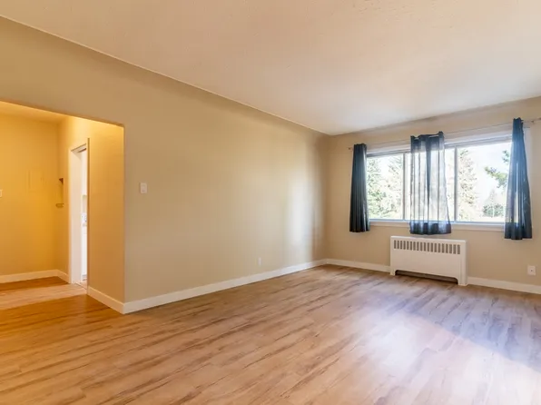 Cambridge Place, 11615 113th Ave NW, Edmonton, AB T5G 0J7