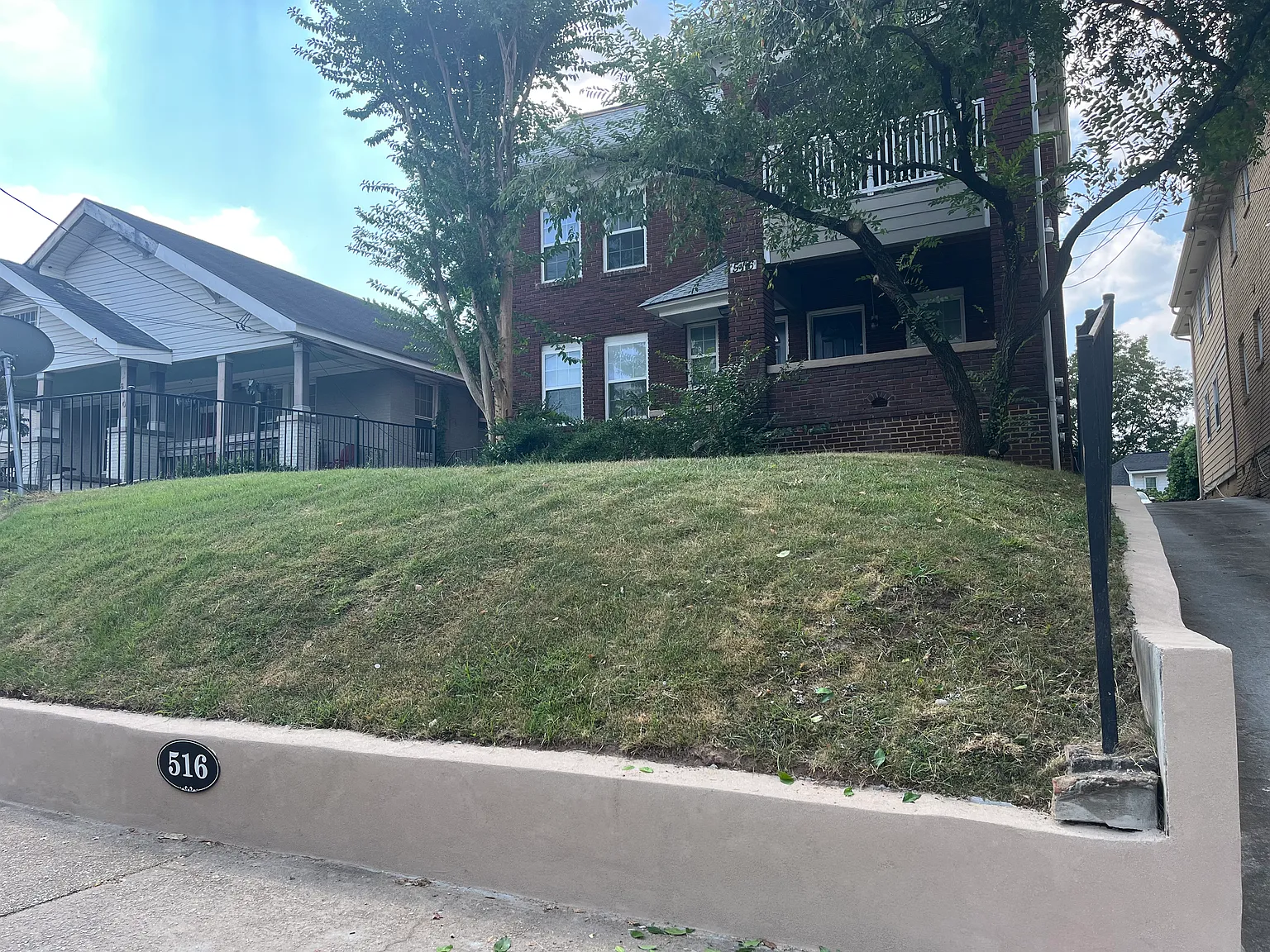 516 Boulevard Ne #1 photo 1