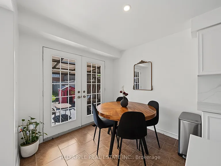 17 Booth St — Photo 17