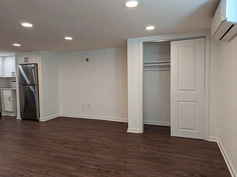 738 11th St NE #3 — Photo 4