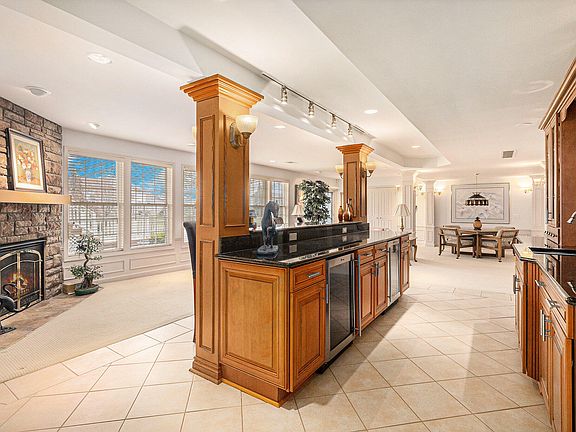 4th image of 11324 Maple Valley Dr