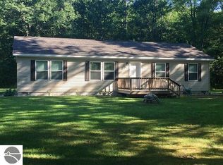 11025 N Lakeside Trl, Shepherd, MI 48883