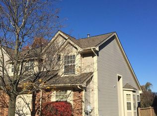 895 Whisperwood Trl, Fenton, MI 48430