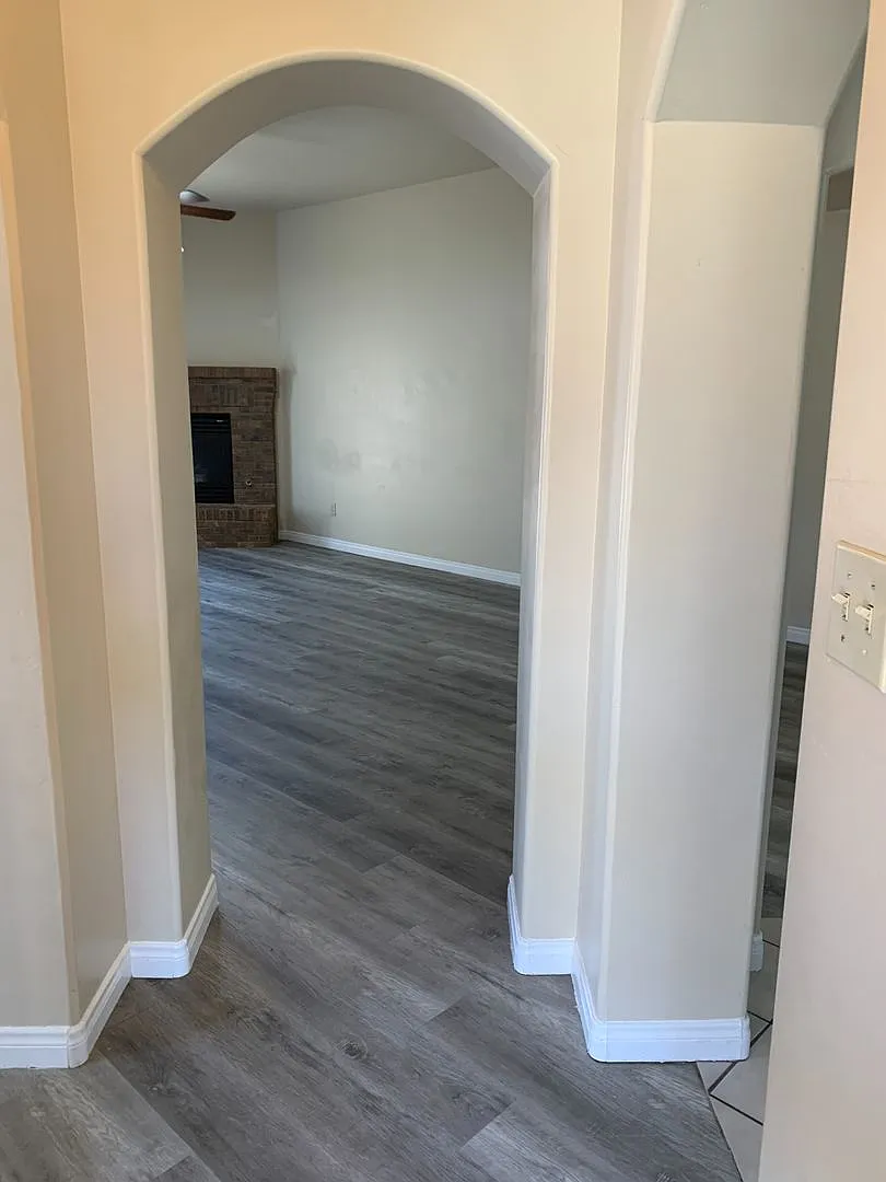 Building Photo - 5704 Latina Dr