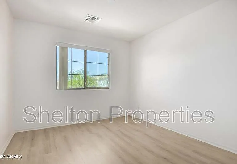 17229 W Caribbean Ln — Photo 22