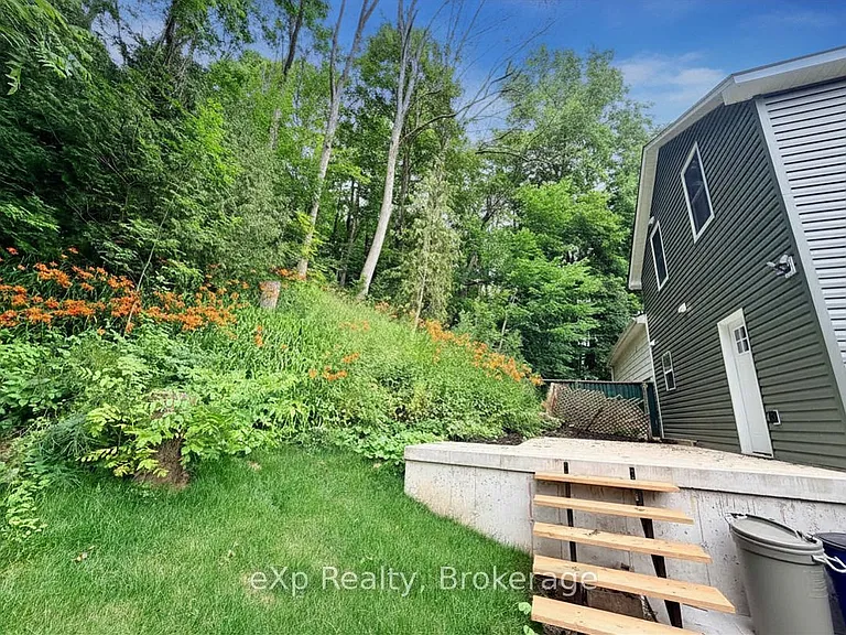 218 2nd Ave E — Photo 16