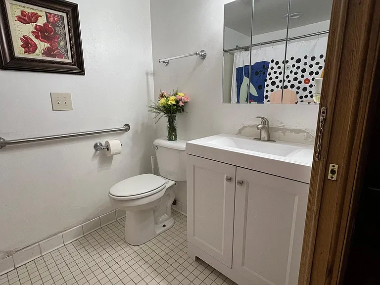 2910 N Newhall St #A — Photo 9