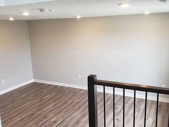 Level 1 - Wet Bar Room_1