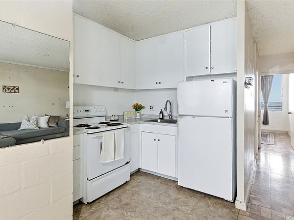 2nd image of 94-249 Waikele Rd APT B313