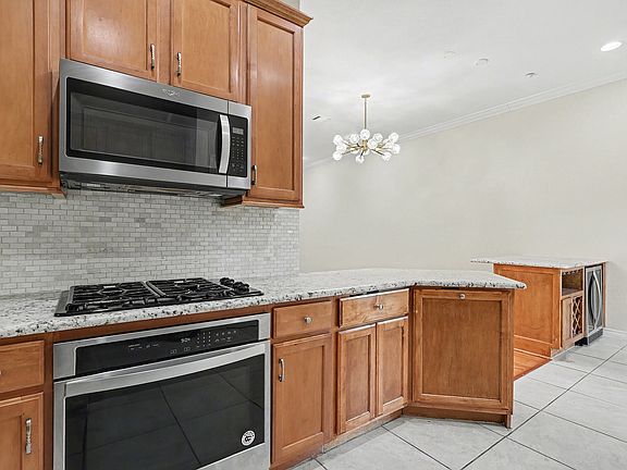 5th image of 4412 McKinney Ave APT 3