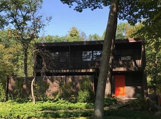 10 Whitney Dr, Woodstock, NY 12498