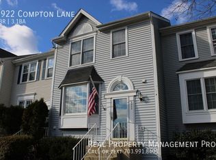 6922 Compton Ln, Centreville, VA 20121