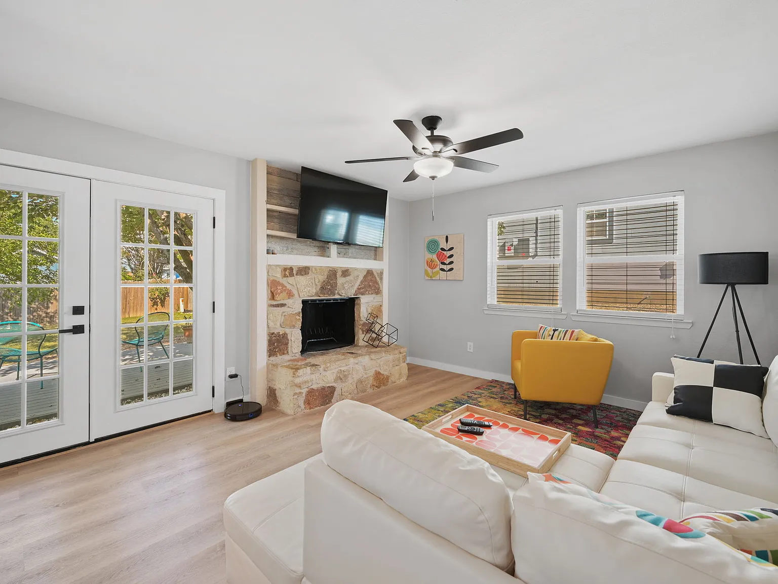 2 bed, $3,900 — Photo 2