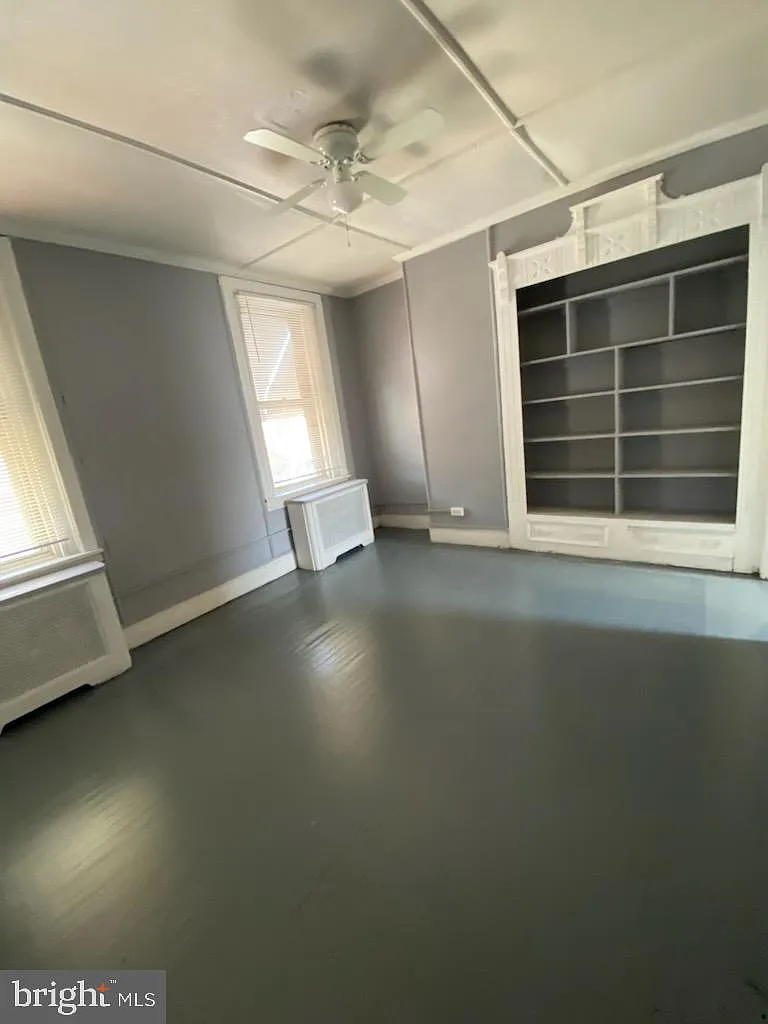 3 bed, 1082 sqft, $1,600 — Photo 1