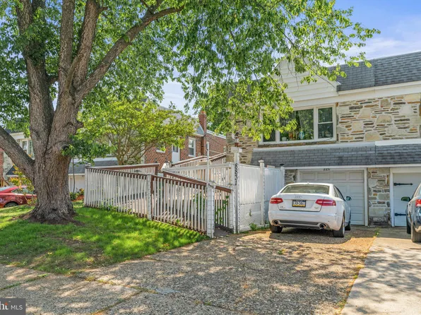 8831 Danbury St, Philadelphia, PA 19152