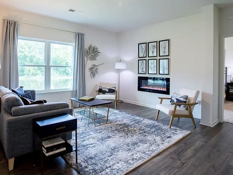 185 Daisy Dr — Photo 3